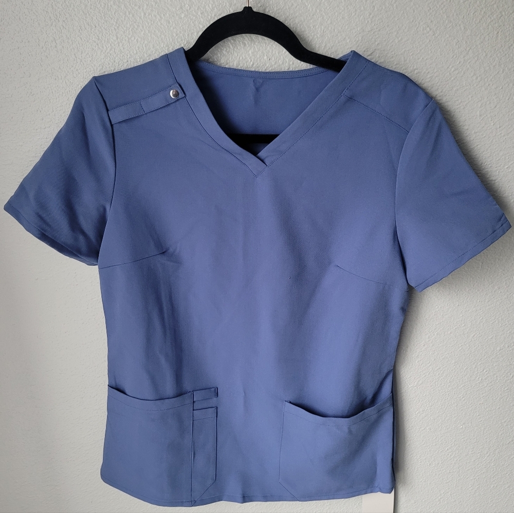 Halara NWT Short Sleeve Scrubs Three Pocket Top Size Small Color Blue
